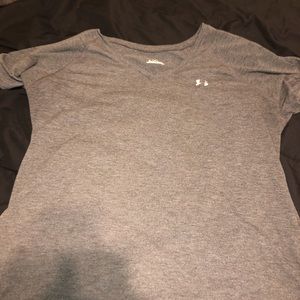 Under Armour Tops - Under Amour casual tee Under Armour Tops - Under Amour casual tee